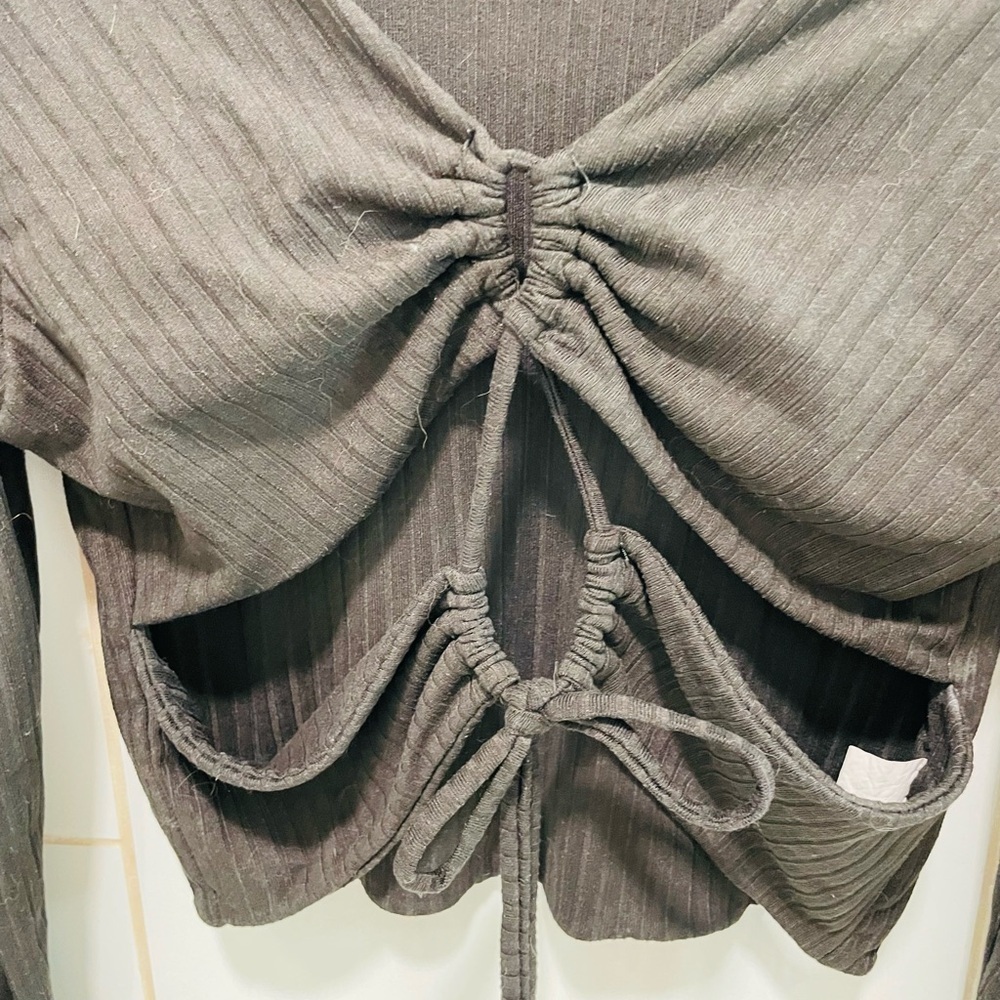 Chic Black Ruched Crop Top - Picture 6 of 8
